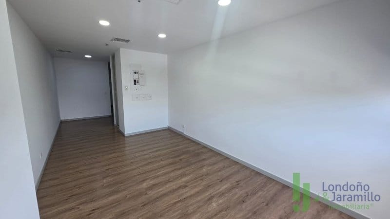 Oficina en venta en Primavera, Envigado, 27 m² · foto 3 de 15