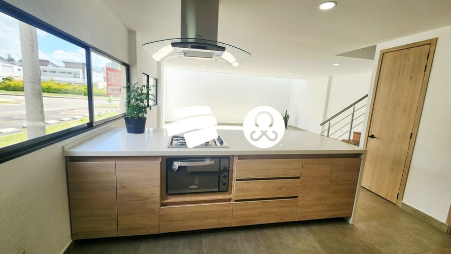 Casa de 4 alcobas en venta en Llano Grande, Rionegro, 250 m² · foto 5 de 14