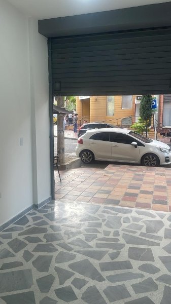 Retail space for rent in La florida, Bello