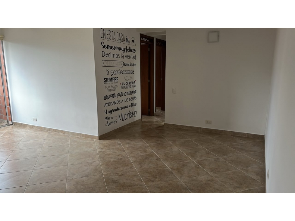 Apartamento de 3 habitaciones en arriendo en Loma de los Bernal, Medellín — imagen 1 de 18