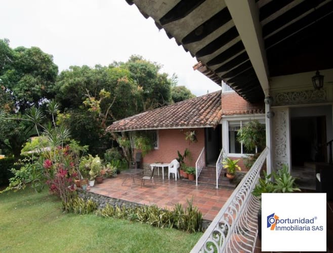 Casa en venta en Ciudad Jardin, Cali · foto 2 de 15