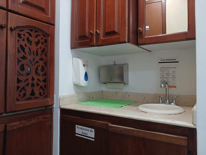 Consultorio en venta en El Poblado, Medellín, 30 m² · foto 6 de 11