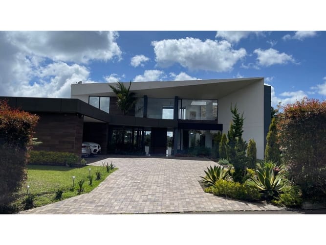 Casa de 3 alcobas en venta en Vía Las Palmas, Envigado, 450 m² · foto 2 de 24