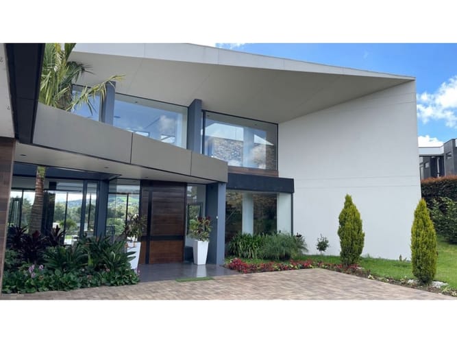 Casa de 3 alcobas en venta en Vía Las Palmas, Envigado, 450 m² · foto 4 de 24