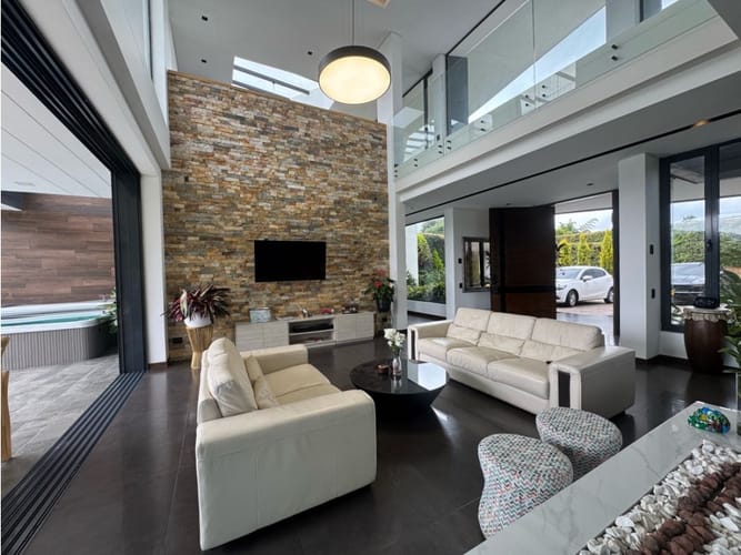 Casa de 3 alcobas en venta en Vía Las Palmas, Envigado, 450 m² · foto 7 de 24