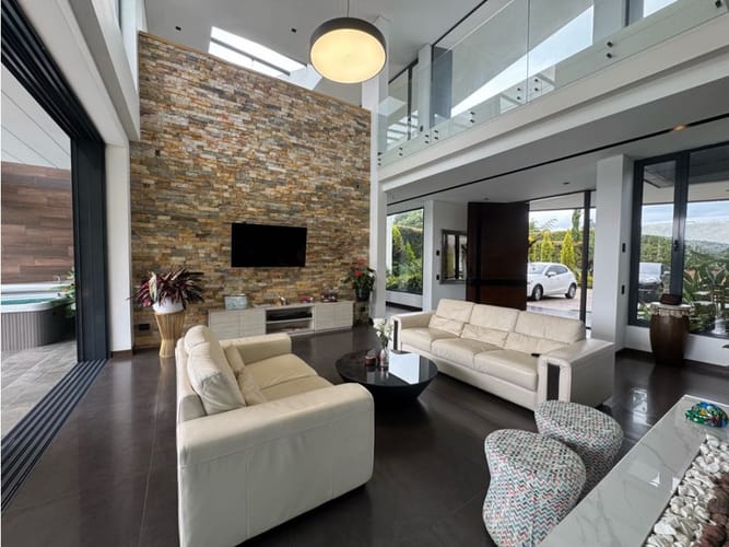 Casa de 3 alcobas en venta en Vía Las Palmas, Envigado, 450 m² · foto 10 de 24