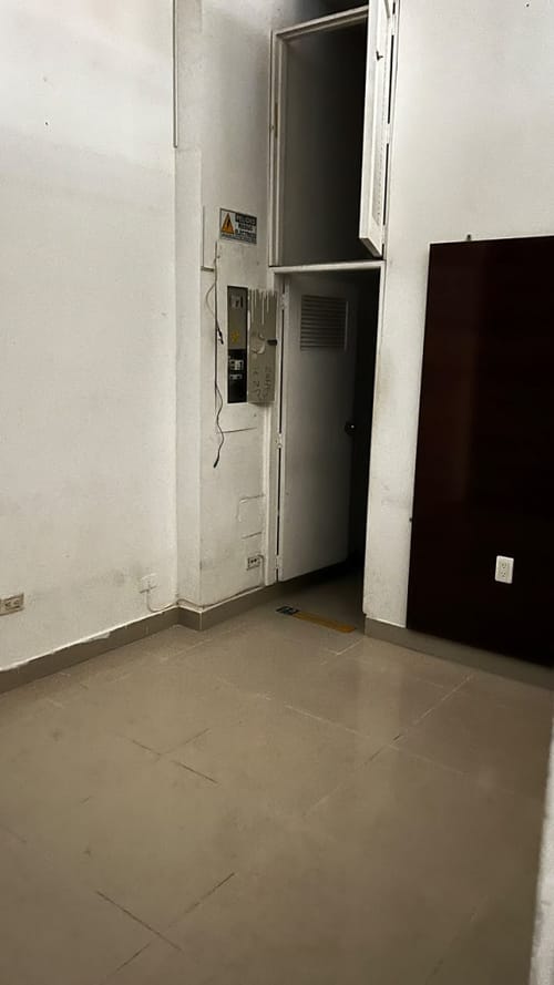 Local en arriendo en El Poblado, Medellín, 52 m² · foto 4 de 10