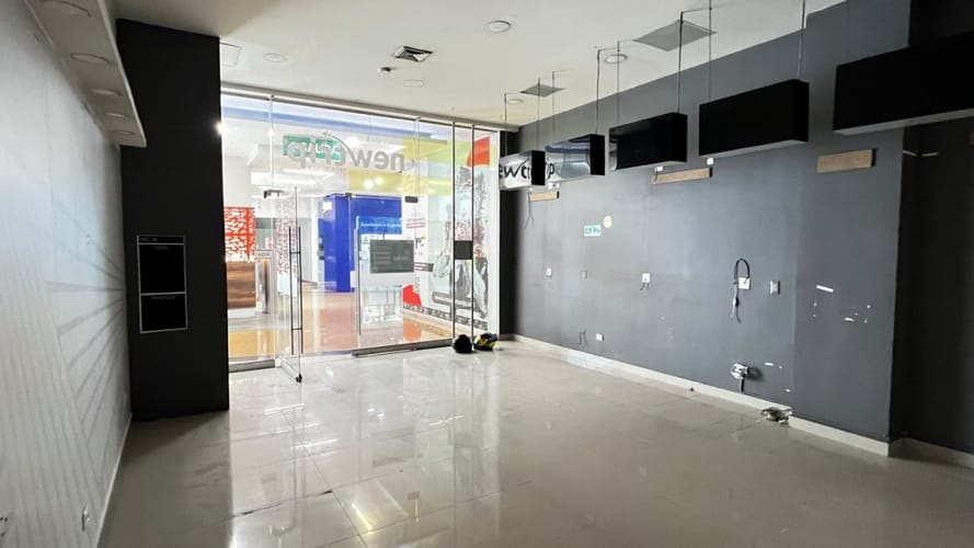 Local en arriendo en El Poblado, Medellín, 52 m² · foto 5 de 10