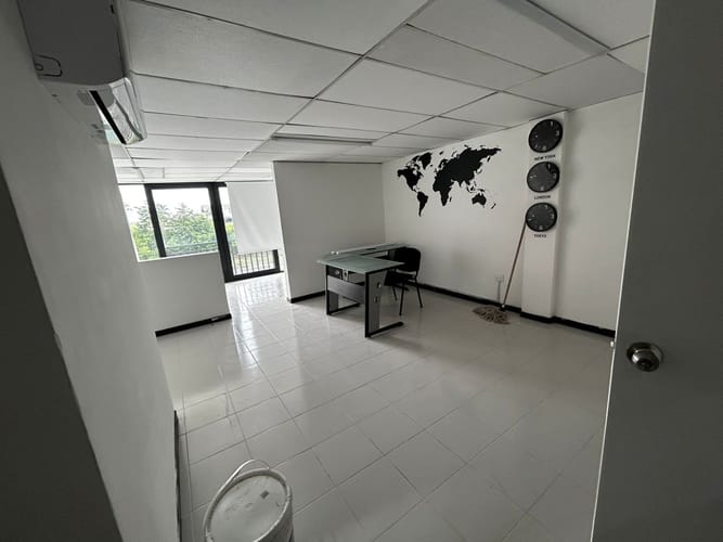 Oficina en venta en La Herradura, Palmira, 130 m² · foto 2 de 5