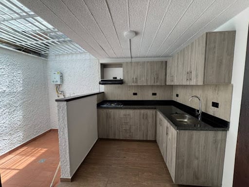 Casa de 3 alcobas en venta en Suramérica, La Estrella, 118 m² · foto 2 de 17