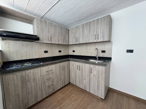Casa de 3 alcobas en venta en Suramérica, La Estrella, 118 m² · foto 3 de 17