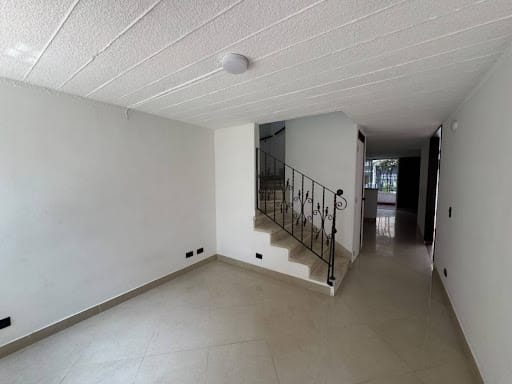 Casa de 3 alcobas en venta en Suramérica, La Estrella, 118 m² · foto 12 de 17