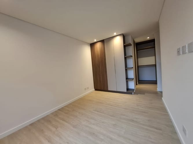 Apartamento de 2 alcobas en venta en Chicó Navarra, Bogotá, 80 m² · foto 8 de 24