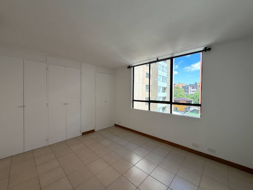 Apartamento en arriendo en El Portal, Envigado · foto 5 de 17