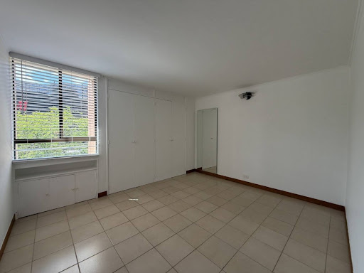 Apartamento en arriendo en El Portal, Envigado · foto 6 de 17