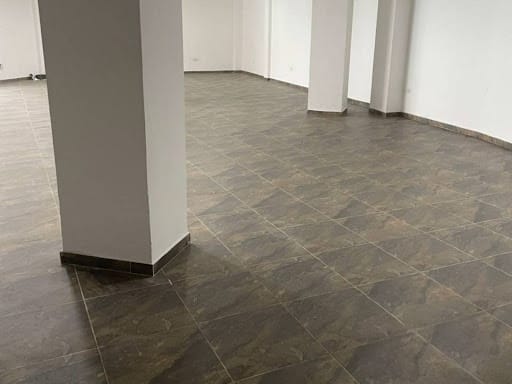 Local en arriendo en Centro, Rionegro, 215 m² · foto 2 de 5