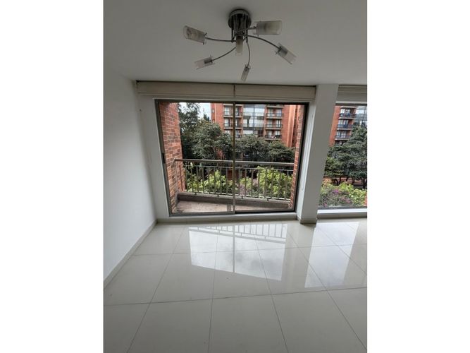 Apartamento de 3 alcobas en venta en Colina Campestre, Bogotá, 103 m² · foto 2 de 24