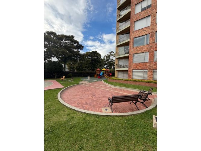 Apartamento de 3 alcobas en venta en Colina Campestre, Bogotá, 103 m² · foto 3 de 24