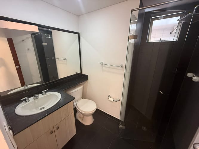 Apartamento de 2 alcobas en arriendo en Castropol, Medellín, 80 m² · foto 13 de 19