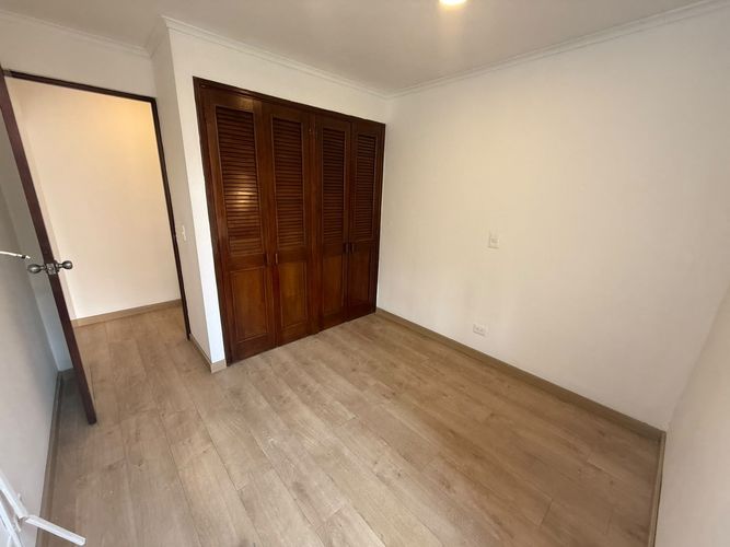 Apartamento de 2 alcobas en arriendo en Castropol, Medellín, 80 m² · foto 9 de 19