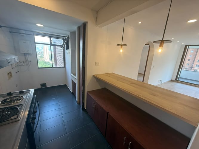 Apartamento de 2 alcobas en arriendo en Castropol, Medellín, 80 m² · foto 7 de 19