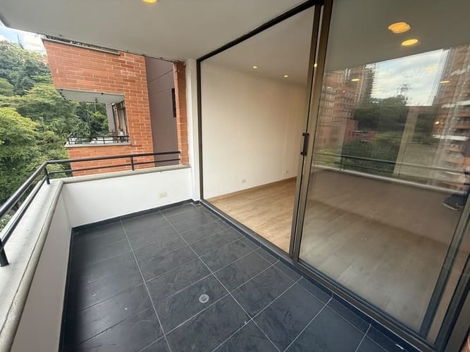 Apartamento de 2 alcobas en arriendo en Castropol, Medellín, 80 m² · foto 16 de 19