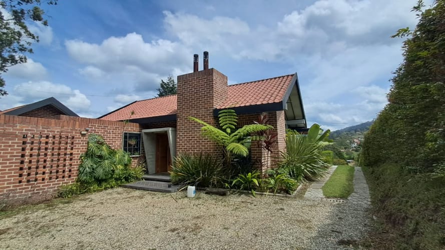 Casa de 3 alcobas en arriendo en San Antonio, Guarne, 290 m² · foto 2 de 24