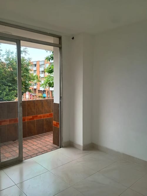 Apartamento de 4 alcobas en arriendo en Urbanizacion Rosales Del Parque, Medellín, 110 m² · foto 9 de 10