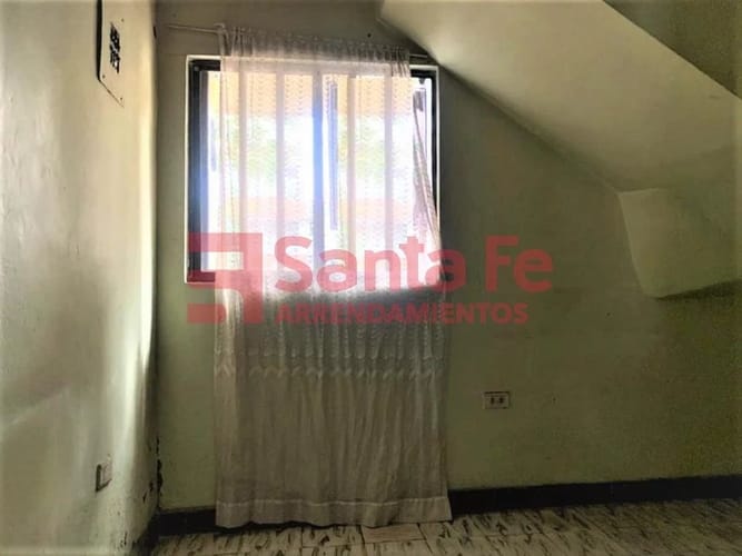 Casa de 5 alcobas en venta en La America, Medellín, 264 m² · foto 3 de 10