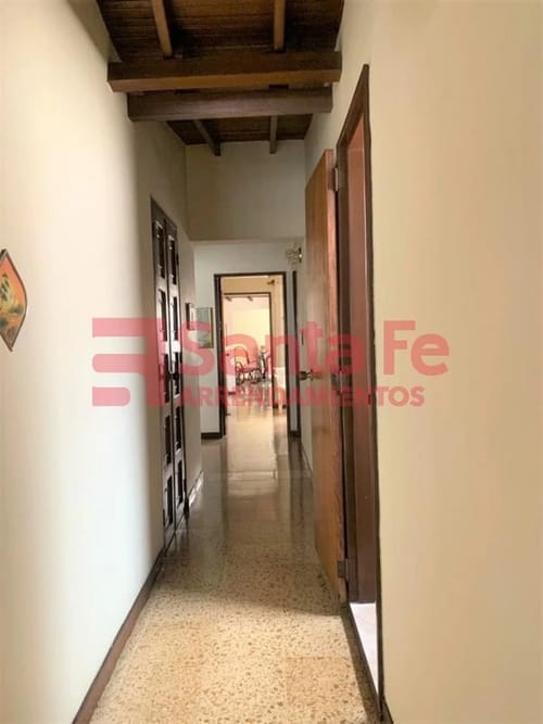 Casa de 5 alcobas en venta en La America, Medellín, 202 m² · foto 4 de 10