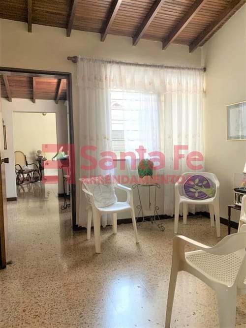 Casa de 5 alcobas en venta en La America, Medellín, 202 m² · foto 5 de 10