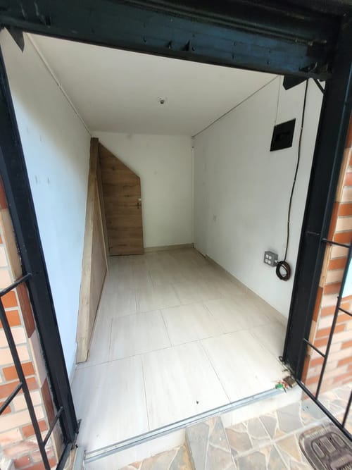 Local en arriendo en Belén, Medellín, 9 m² · foto 2 de 6