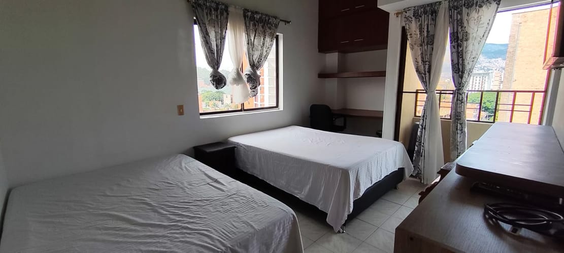 Apartamento de 3 alcobas en arriendo en Laureles, Medellín, 115 m² · foto 5 de 16