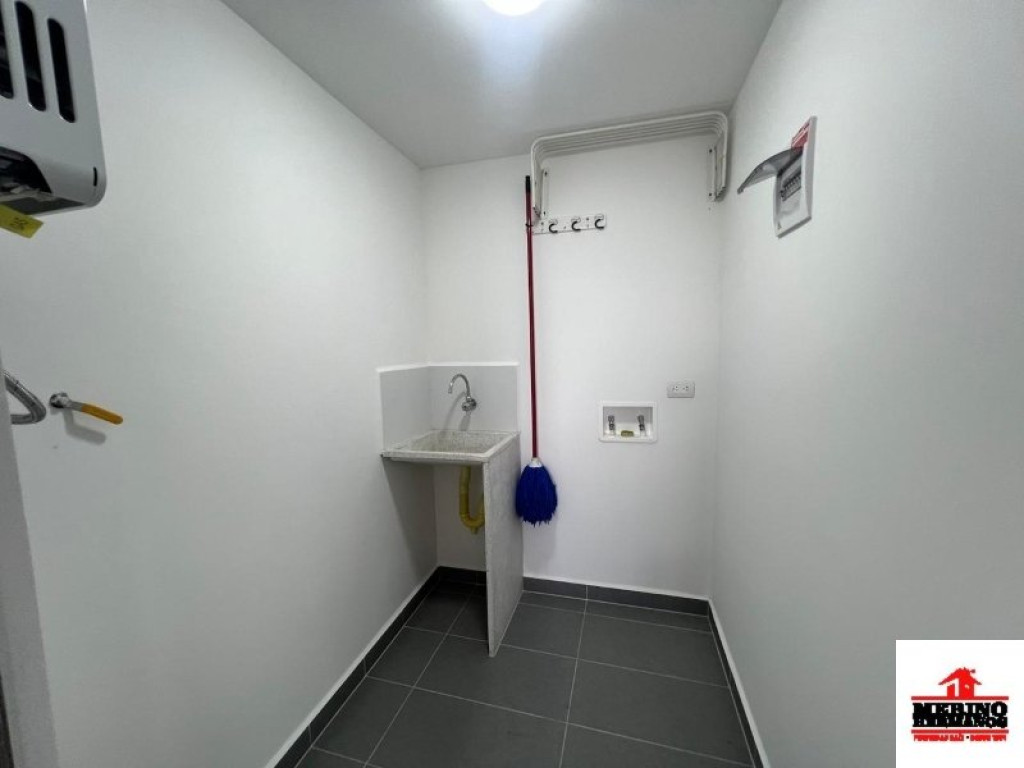 Apartamento de 3 habitaciones en arriendo en Las Palmas, Medellín — imagen 1 de 15