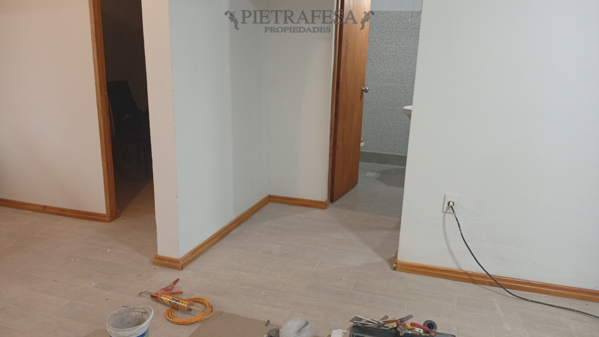 Casa en alquiler, 2 dormitorios, 1 baño, patio, cochera. La Teja. · Foto 9