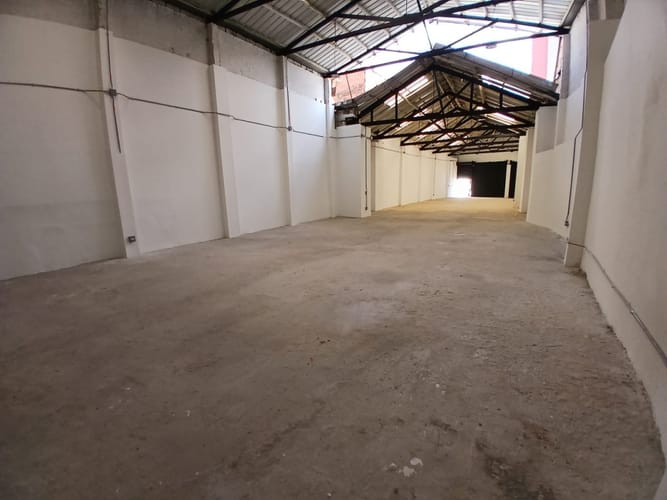 Local en arriendo en Caicedo, Medellín, 300 m² · foto 2 de 7