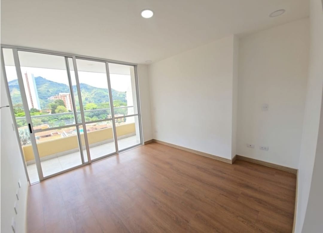Apartamento en venta en Suramerica, La Estrella · foto 3 de 10
