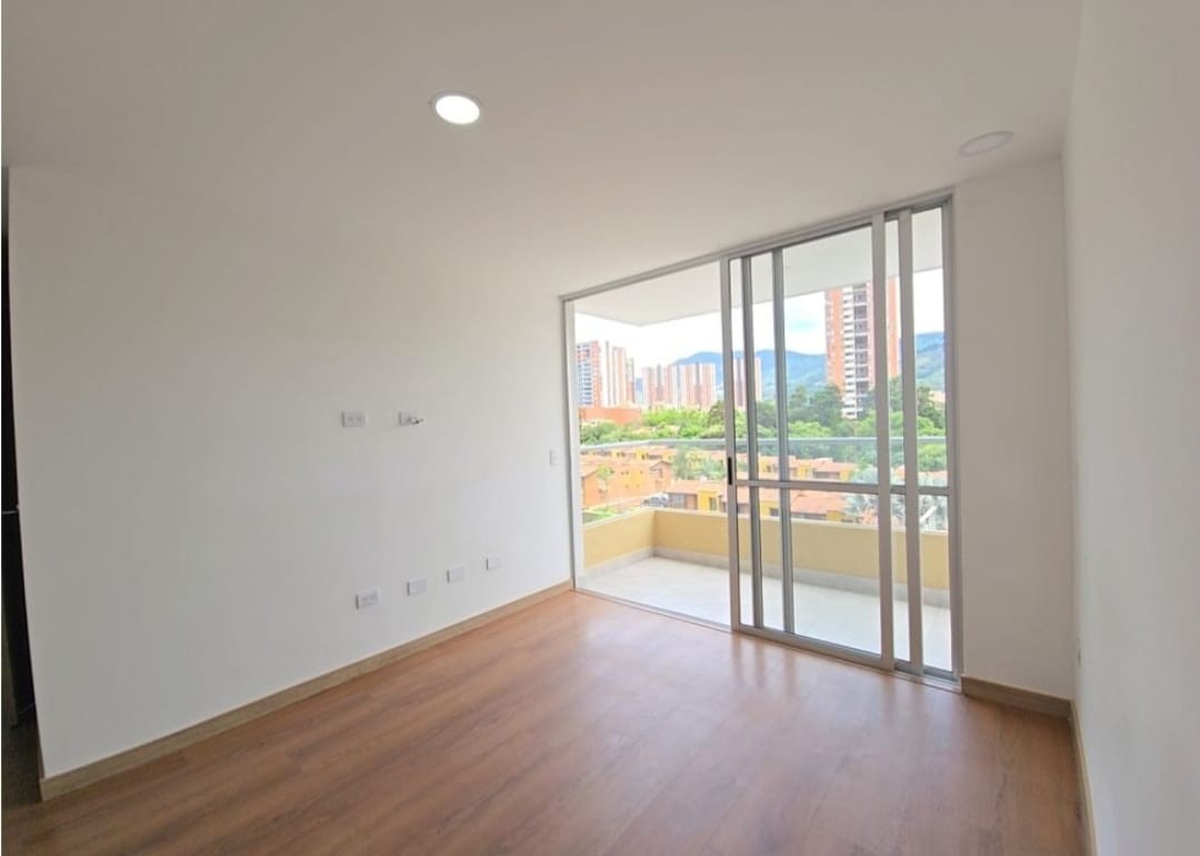 Apartamento en venta en Suramerica, La Estrella · foto 6 de 10