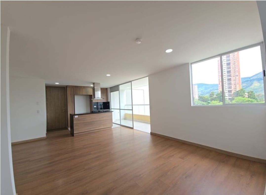 Apartamento en venta en Suramerica, La Estrella · foto 8 de 10