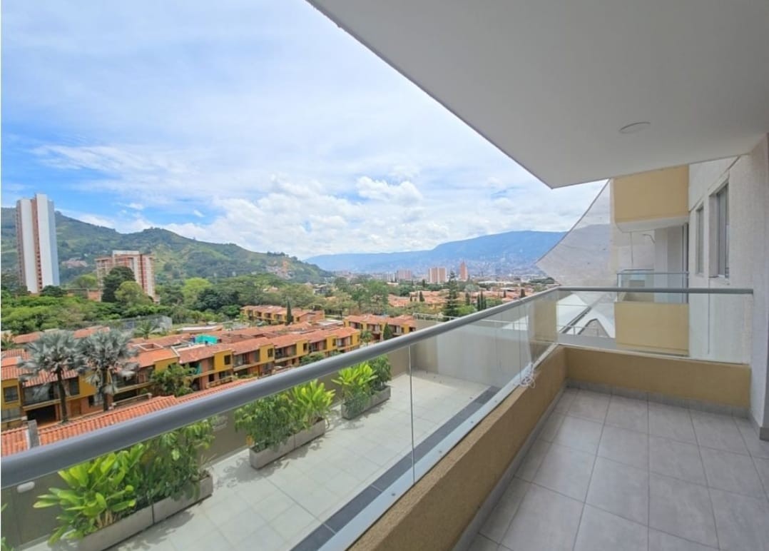 Apartamento en venta en Suramerica, La Estrella · foto 5 de 10