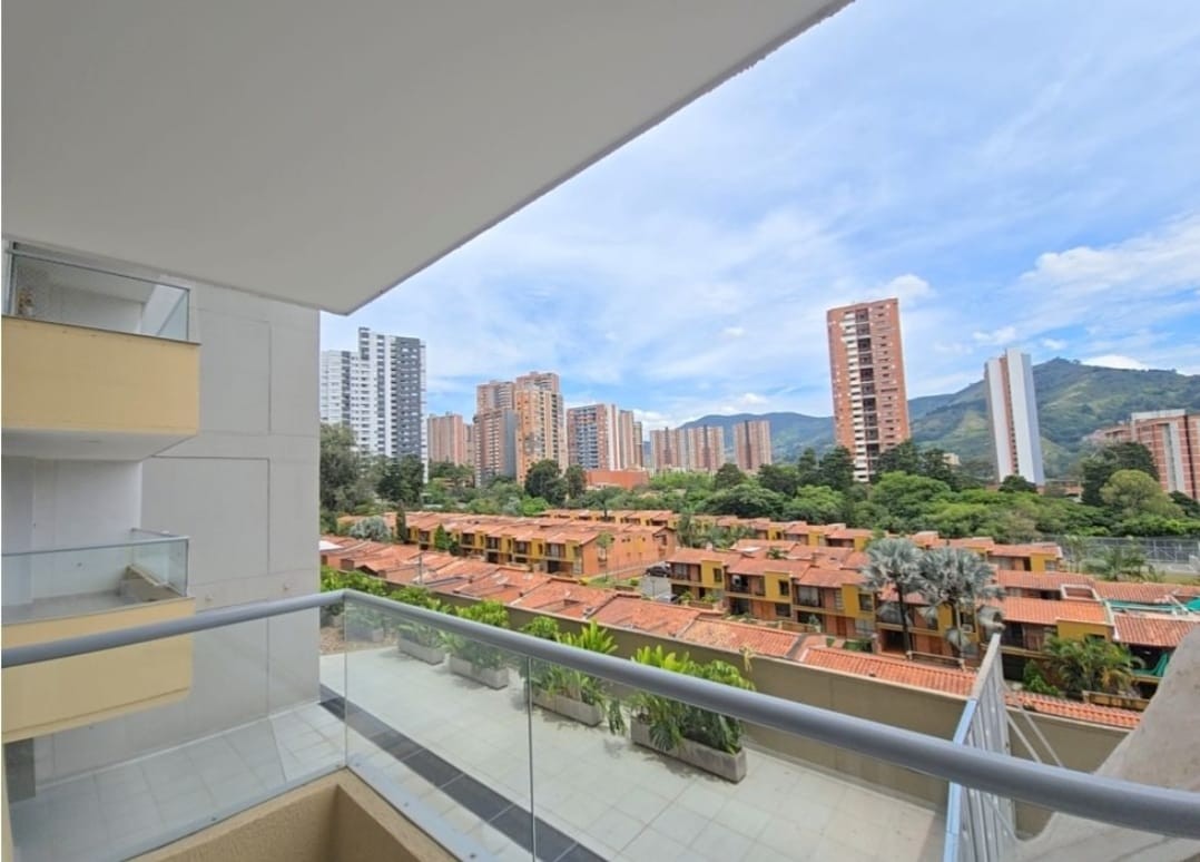 Apartamento en venta en Suramerica, La Estrella · foto 7 de 10