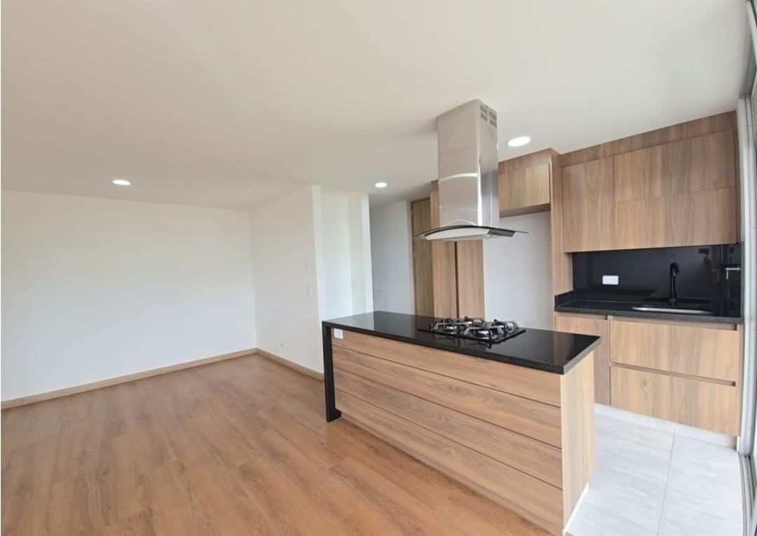 Apartamento en venta en Suramerica, La Estrella · foto 9 de 10