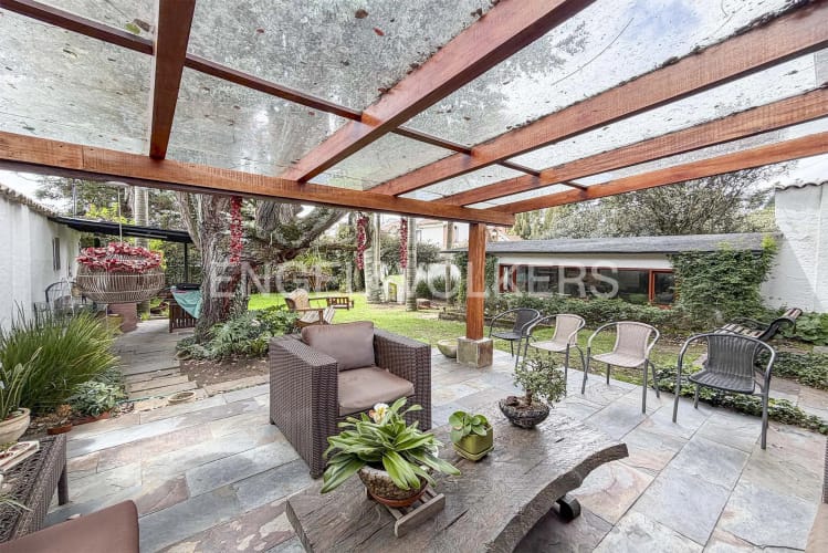 Casa de 3 alcobas en venta en Cerros De Niza, Bogotá, 456 m² · foto 2 de 20