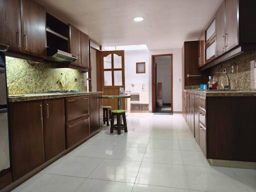 Apartamento de 3 alcobas en arriendo en Villagrande, Itagüí, 330 m² · foto 3 de 24