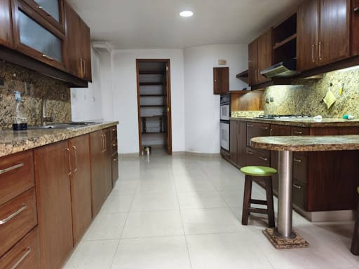 Apartamento de 3 alcobas en arriendo en Villagrande, Itagüí, 330 m² · foto 4 de 24