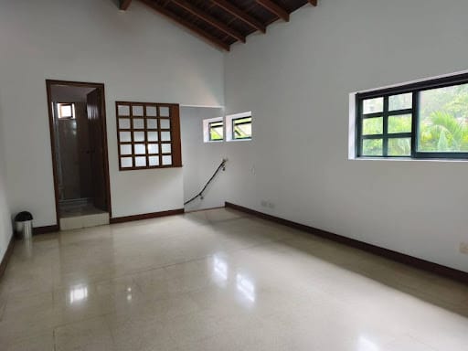 Apartamento de 3 alcobas en arriendo en Villagrande, Itagüí, 330 m² · foto 14 de 24