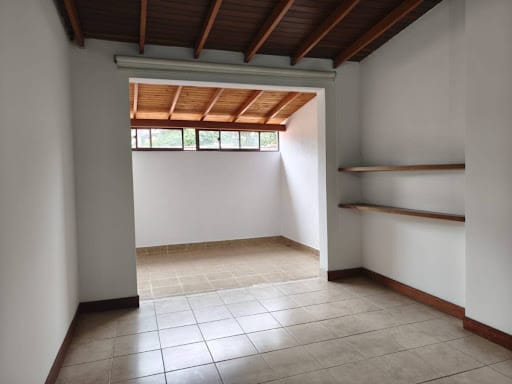 Apartamento de 3 alcobas en arriendo en Villagrande, Itagüí, 330 m² · foto 16 de 24