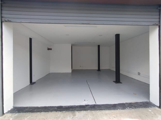 Local en arriendo en Patio Bonito, Medellín, 30 m² · foto 2 de 8