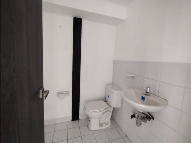 Local en arriendo en Patio Bonito, Medellín, 30 m² · foto 3 de 8