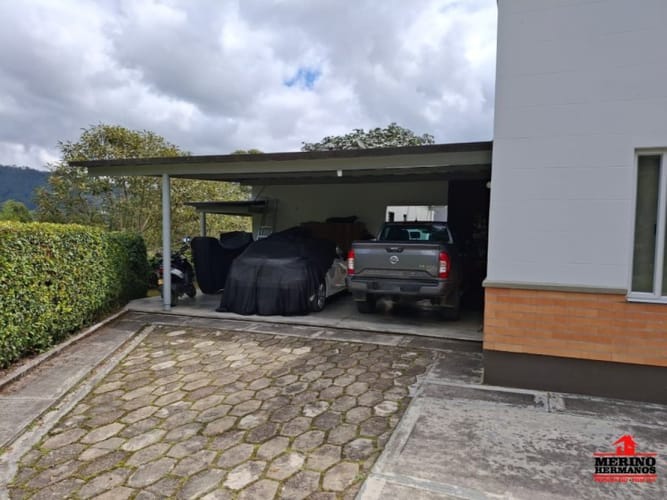 Finca en venta en La Clara, Guarne, 400 m² · foto 4 de 24
